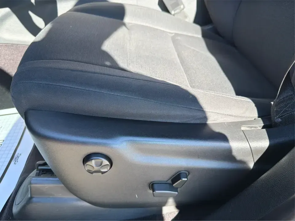 2016 Jeep Grand Cherokee Laredo 2WD (1C4RJEAG4GC) with an 3.6L V6 DOHC 24V engine, 8A transmission, located at 401 Woodman Dr, Riverside, OH, 45431, (937) 908-9800, 39.760899, -84.123421 - Picture your next week: a smooth commute down Route 35, a quick grocery run near Woodman Drive, and a Saturday escape to Carillon Historical Park or a family meet-up at Riverscape MetroPark-without feeling cramped or worn out. This 2016 Jeep Grand Cherokee Laredo 2WD is built for real life in the Mi - Photo#18