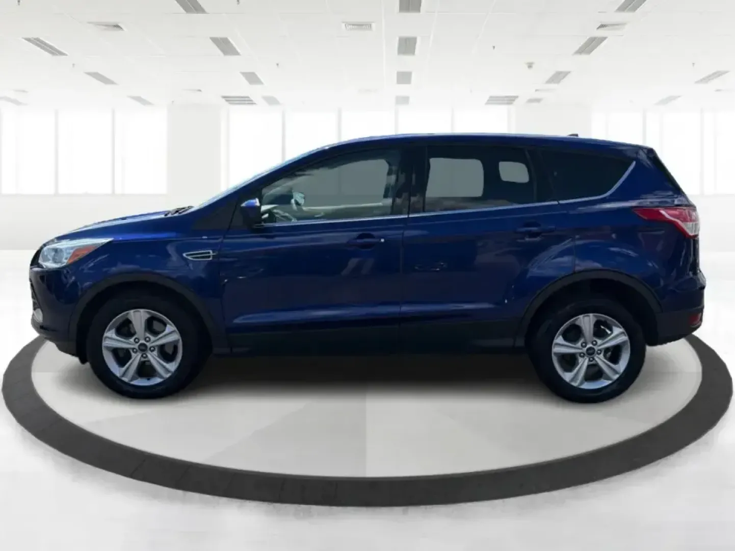 2016 Ford Escape SE FWD (1FMCU0G94GU) with an 2.0L L4 DOHC 16V engine, 6-Speed Automatic transmission, located at 1099 N County Rd 25A , Troy, OH, 45373, (937) 908-9800, 40.057079, -84.212883 - Pack up the kids, load the groceries, or point the nose toward a weekend getaway-this 2016 Ford Escape SE FWD is the kind of compact SUV that fits real life in Troy, Ohio. With seating for five, versatile cargo space, and fuel-friendly efficiency (23 city / 32 highway MPG), it's a smart match for co- Photo#5