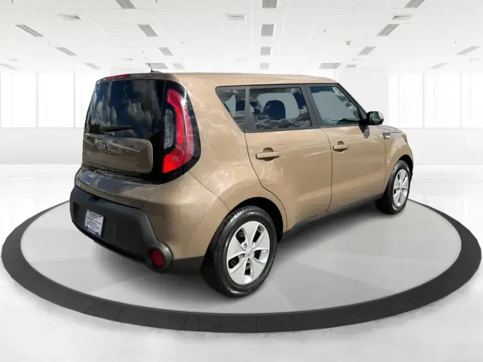 2014 Kia Soul Base (KNDJN2A29E7) with an 1.6L L4 DOHC 16V engine, located at 1951 S Dayton Lakeview Rd., New Carlisle, OH, 45344, (937) 908-9800, 39.890999, -84.050255 - Whether you're a commuter who wants an easy-to-park daily driver, a first-time buyer looking for a practical runabout, or a small family planning weekend trips from New Carlisle to Yellow Springs, this 2014 Kia Soul Base fits the lifestyle. With its tall seating position, flexible cargo space, and c- Photo#2