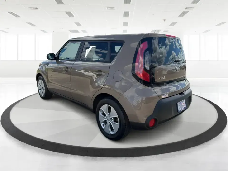 2014 Kia Soul Base (KNDJN2A29E7) with an 1.6L L4 DOHC 16V engine, located at 1951 S Dayton Lakeview Rd., New Carlisle, OH, 45344, (937) 908-9800, 39.890999, -84.050255 - Whether you're a commuter who wants an easy-to-park daily driver, a first-time buyer looking for a practical runabout, or a small family planning weekend trips from New Carlisle to Yellow Springs, this 2014 Kia Soul Base fits the lifestyle. With its tall seating position, flexible cargo space, and c- Photo#4