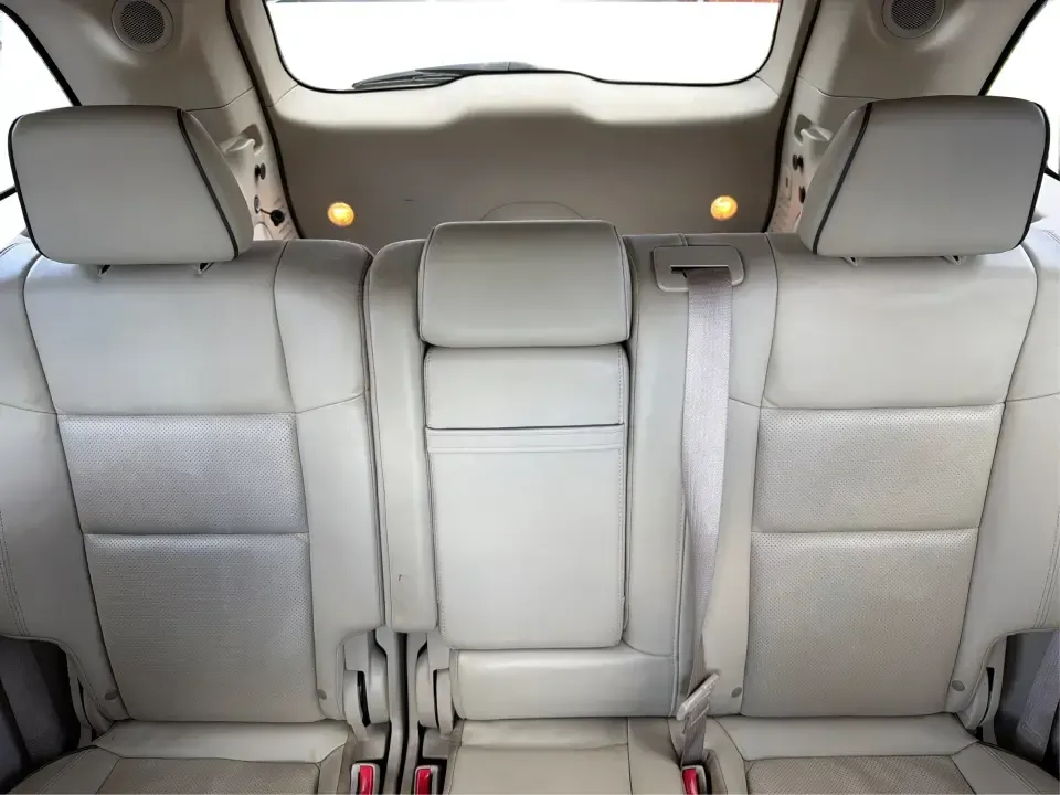 2015 Jeep Grand Cherokee Overland 4WD (1C4RJFCT9FC) with an 5.7L V8 OHV 16V engine, 8-Speed Automatic transmission, located at 880 E. National Road, Vandalia, OH, 45377, (937) 908-9800, 39.891918, -84.183594 - Load up the family, point the hood toward a weekend getaway, and let a V8 Grand Cherokee make the drive feel like part of the adventure. This 2015 Jeep Grand Cherokee Overland 4WD is the kind of SUV that fits real life in Vandalia-school drop-offs, long commutes down I75, and spontaneous trips to th- Photo#14