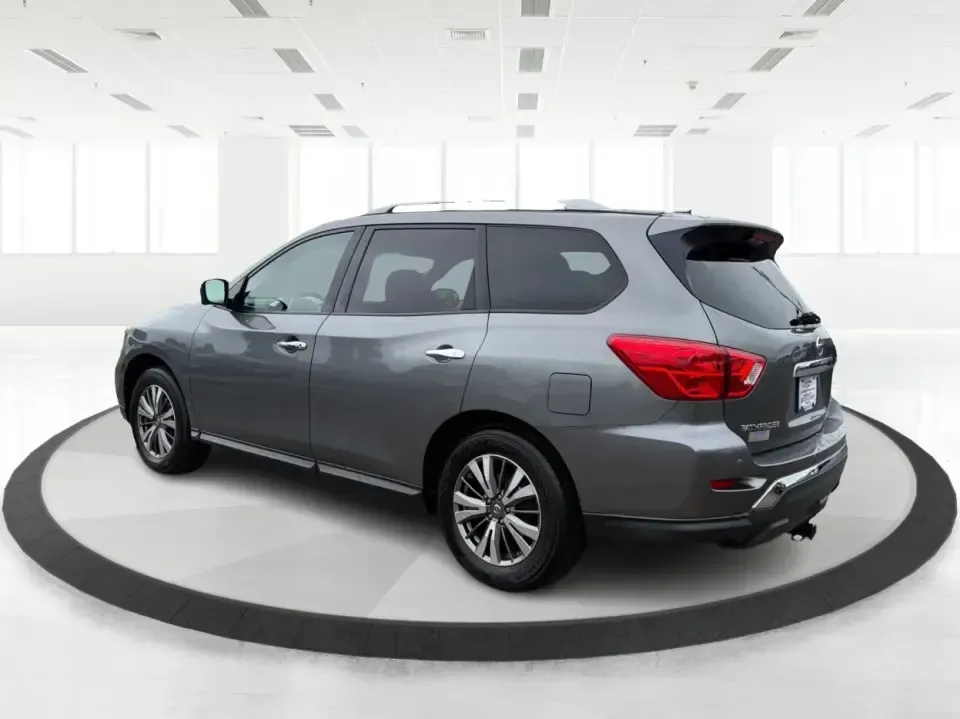2018 Nissan Pathfinder S 2WD (5N1DR2MN4JC) with an 3.5L V6 DOHC 24V engine, CVT transmission, located at 880 E. National Road, Vandalia, OH, 45377, (937) 908-9800, 39.891918, -84.183594 - Need one SUV that can handle school drop-offs, a long I75 commute, and a weekend road trip with the whole crew? This 2018 Nissan Pathfinder S 2WD is built for real life in Vandalia, with three rows of seating for up to 7 passengers, flexible cargo space, and the kind of comfort and tech that makes e- Photo#4
