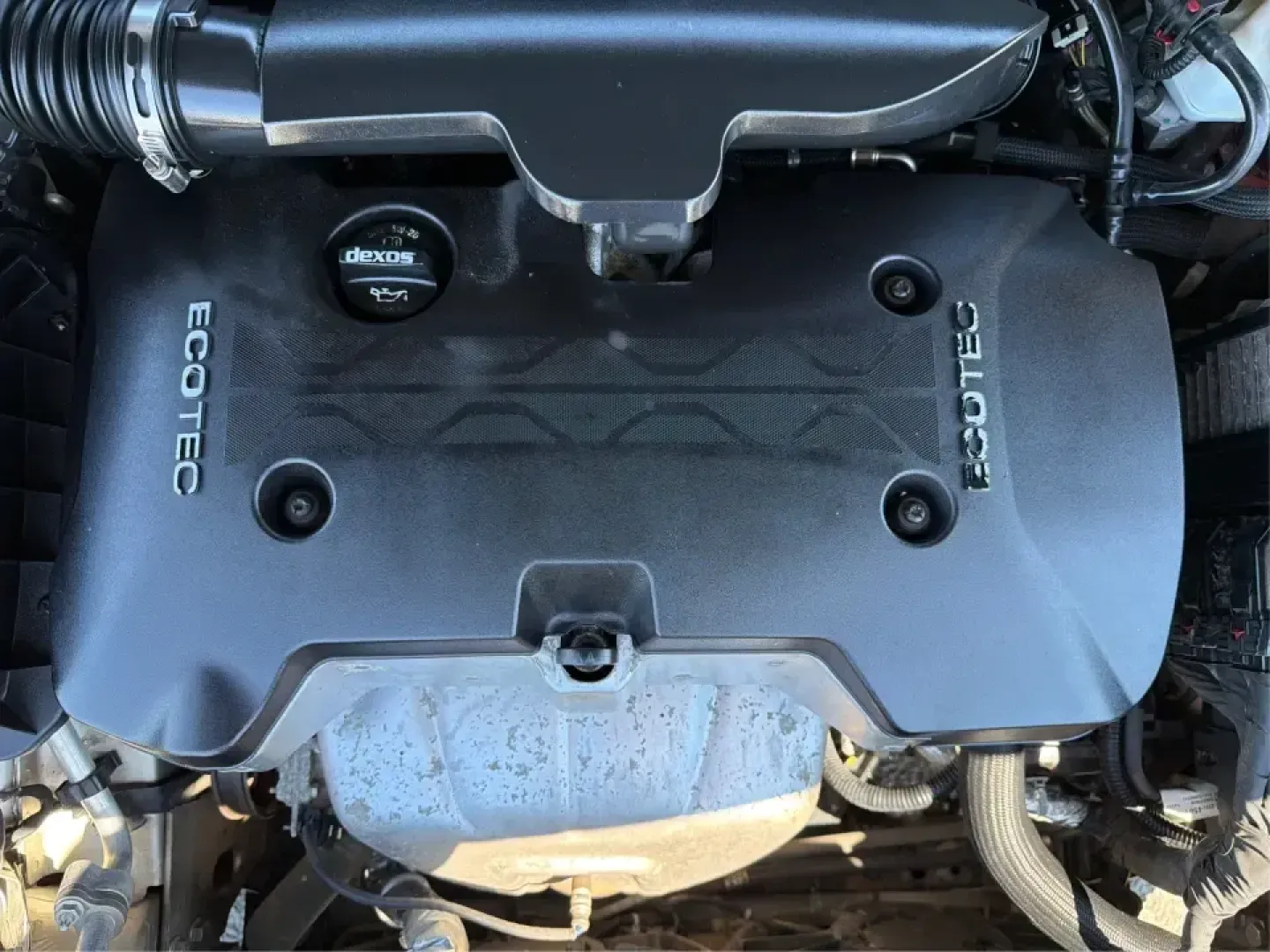 2015 Chevrolet Malibu 1LT (1G11C5SL3FF) with an 2.5L L4 DOHC 16V engine, 6-Speed Automatic transmission, located at 1951 S Dayton Lakeview Rd., New Carlisle, OH, 45344, (937) 908-9800, 39.890999, -84.050255 - Make every mile count-whether you're commuting from New Carlisle to Dayton, juggling school drop-offs, or planning a weekend run to Springfield for shopping and dinner. This 2015 Chevrolet Malibu 1LT is the kind of comfortable, efficient sedan that fits real life: roomy for five, easy to park, and r- Photo#11