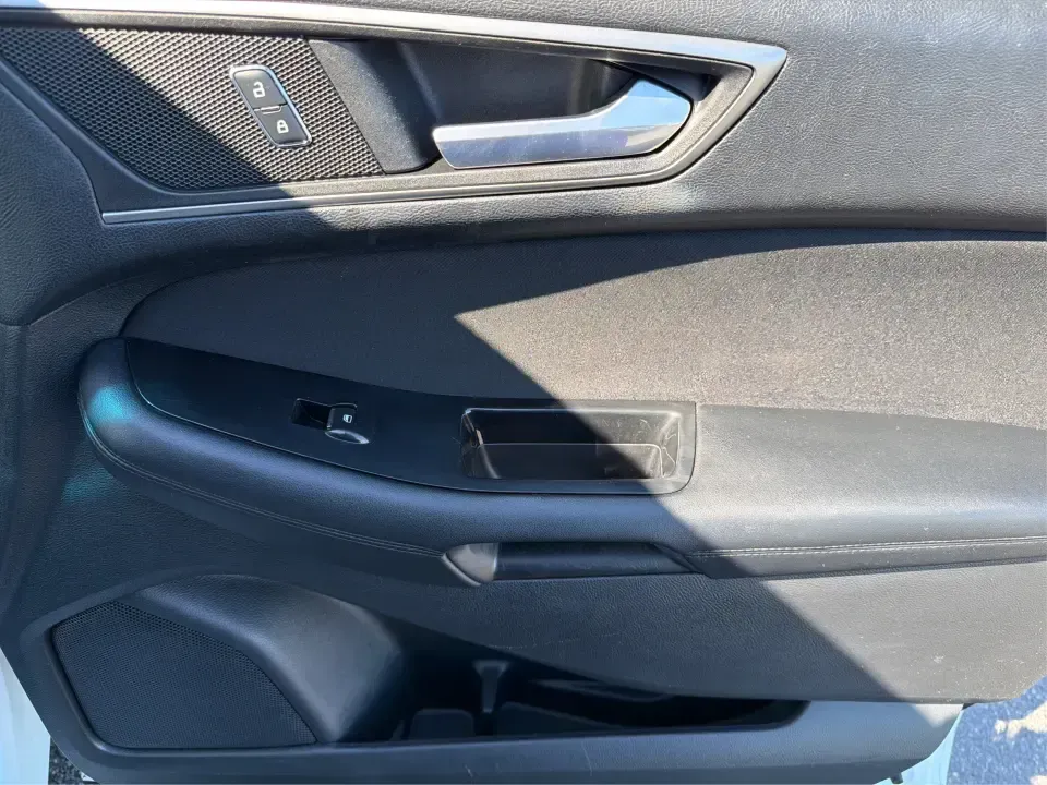 2015 Ford Edge SEL AWD (2FMTK4J87FB) with an 3.5L V6 DOHC 24V engine, 6-Speed Automatic transmission, located at 1184 Kauffman Ave, Fairborn, OH, 45324, (937) 908-9800, 39.807072, -84.030914 - Weekend road trips to Yellow Springs, snowy commutes to Wright-Patterson AFB, and everyday school-drop runs around Fairborn all call for an SUV that feels confident, comfortable, and easy to live with. This 2015 Ford Edge SEL AWD is built for real life in Ohio-room for five, versatile cargo space, a- Photo#20