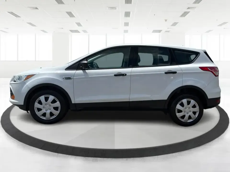 2014 Ford Escape S FWD (1FMCU0F75EU) with an 2.5L L4 DOHC 16V engine, 6-Speed Automatic transmission, located at 1184 Kauffman Ave, Fairborn, OH, 45324, (937) 908-9800, 39.807072, -84.030914 - Need a practical SUV that fits real life in the Miami Valley-school drop-offs, Wright-Patterson AFB commutes, grocery runs, and weekend getaways to John Bryan State Park? This 2014 Ford Escape S FWD in Oxford White is a smart, budget-friendly choice with the versatility to handle busy schedules and- Photo#5