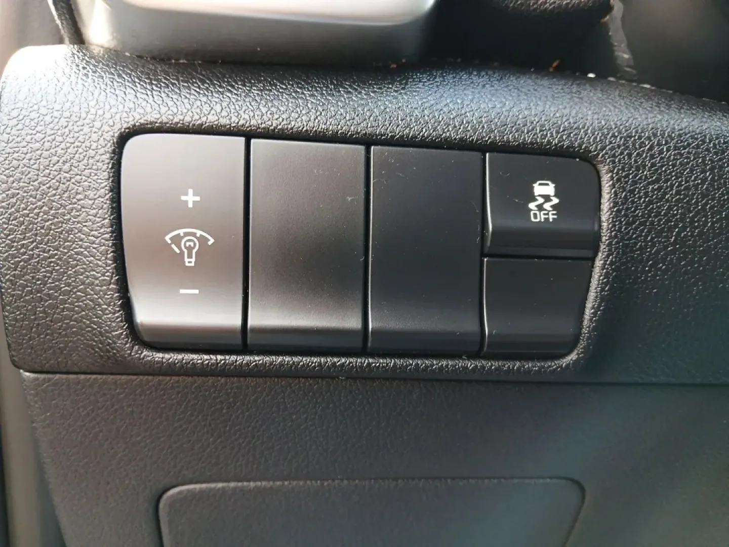 2017 Kia Sportage LX AWD (KNDPMCAC3H7) with an 2.4L V6 DOHC 24V engine, 6-Speed Automatic transmission, located at 1184 Kauffman Ave, Fairborn, OH, 45324, (937) 908-9800, 39.807072, -84.030914 - Are you ready to elevate your driving experience? Whether you're navigating through busy city streets, embarking on weekend adventures, or simply commuting to work, the 2017 Kia Sportage LX AWD is the perfect companion for your lifestyle. This versatile crossover offers a blend of comfort, performan - Photo#17