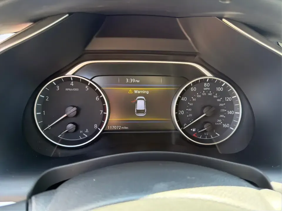 2015 Nissan Murano Platinum AWD (5N1AZ2MH4FN) with an 3.5L V6 DOHC 24V engine, Continuously Variable Transmission transmission, located at 1230 East Main St, Xenia, OH, 45385, (937) 908-9800, 39.688026, -83.910172 - Picture your next weekend escape: five seats filled, luggage packed, and you're cruising from Xenia toward Caesar Creek or up I675 for dinner in Beavercreek-comfortable, confident, and ready for Ohio's changing weather. This 2015 Nissan Murano Platinum AWD is the kind of SUV that fits real life, whe- Photo#14