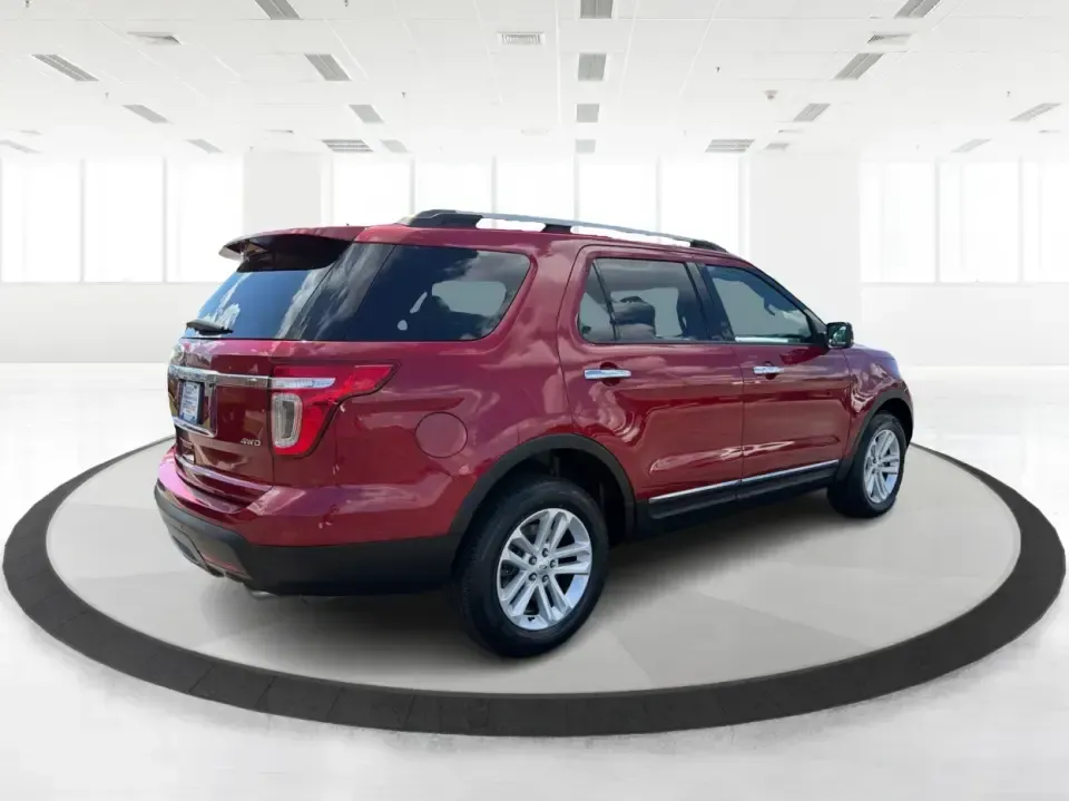 2013 Ford Explorer XLT 4WD (1FM5K8D86DG) with an 3.5L V6 DOHC 24V engine, 6-Speed Automatic transmission, located at 1951 S Dayton Lakeview Rd., New Carlisle, OH, 45344, (937) 908-9800, 39.890999, -84.050255 - Need one SUV that can handle school drop-offs, weekday commutes, and spontaneous weekend getaways without feeling cramped? This **2013 Ford Explorer XLT 4WD** is built for real life in Ohio-room for the whole crew, confidence for changing weather, and the kind of comfort that makes trips from New Ca- Photo#2