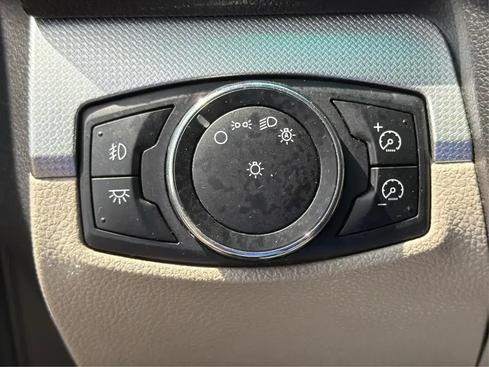 2013 Ford Explorer XLT 4WD (1FM5K8D86DG) with an 3.5L V6 DOHC 24V engine, 6-Speed Automatic transmission, located at 1951 S Dayton Lakeview Rd., New Carlisle, OH, 45344, (937) 908-9800, 39.890999, -84.050255 - Need one SUV that can handle school drop-offs, weekday commutes, and spontaneous weekend getaways without feeling cramped? This **2013 Ford Explorer XLT 4WD** is built for real life in Ohio-room for the whole crew, confidence for changing weather, and the kind of comfort that makes trips from New Ca- Photo#17