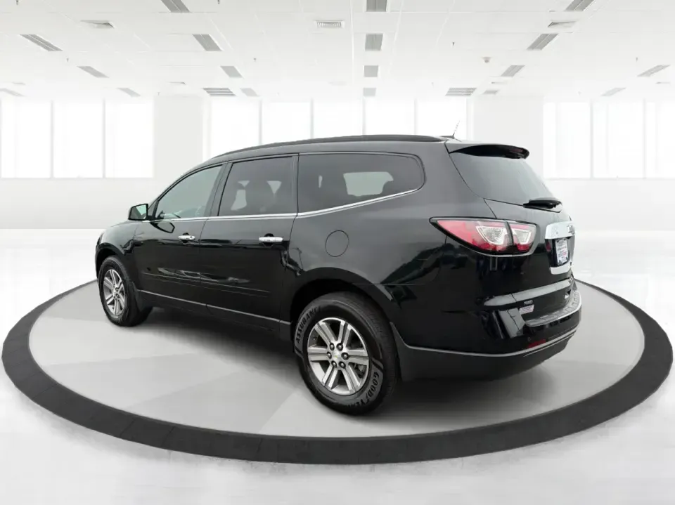 2017 Chevrolet Traverse 2LT AWD (1GNKVHKD4HJ) with an 3.6L V6 DOHC 24V engine, 6A transmission, located at 4508 South Dixie Dr, Moraine, OH, 45439, (937) 908-9800, 39.689976, -84.218452 - Pack up the kids, load the cooler, and point the GPS toward your next weekend getaway-this 2017 Chevrolet Traverse 2LT AWD is built for real-life schedules and real Ohio weather. With seating for up to 7 passengers, available all-wheel drive confidence, and family-friendly flexibility, it's an easy- Photo#4