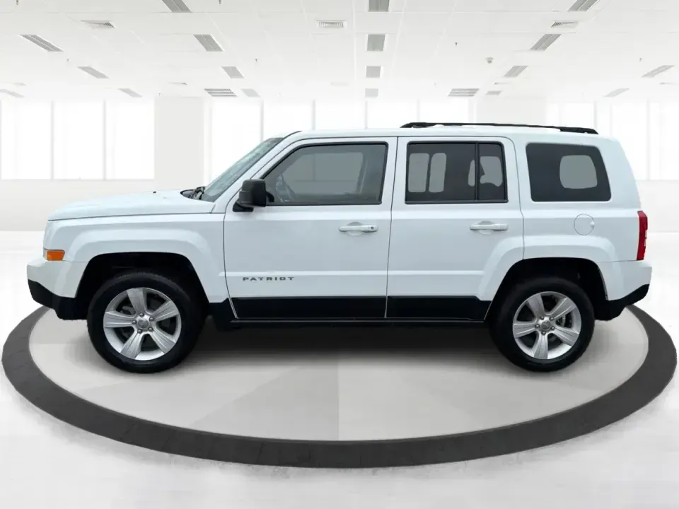 2013 Jeep Patriot Latitude 4WD (1C4NJRFBXDD) with an 2.4L L4 DOHC 16V engine, located at 4508 South Dixie Dr, Moraine, OH, 45439, (937) 908-9800, 39.689976, -84.218452 - Need an SUV that can handle Ohio weather, school drop-offs, and weekend getaways without feeling oversized? This 2013 Jeep Patriot Latitude 4WD is a practical, adventure-ready choice for commuters, growing families, and anyone who wants confident traction for rainy days on South Dixie Drive or snowy - Photo#5