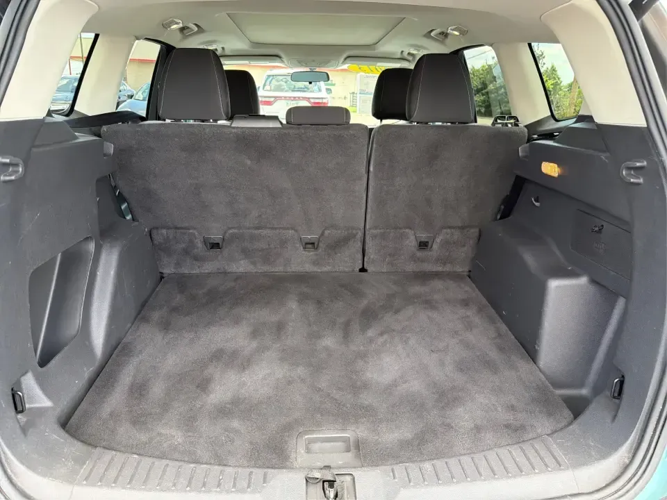 2013 Ford Escape SE FWD (1FMCU0G90DU) with an 2.0L L4 DOHC 16V engine, 6-Speed Automatic transmission, located at 1230 East Main St, Xenia, OH, 45385, (937) 908-9800, 39.688026, -83.910172 - Need a smart, right-sized SUV for busy weekdays and spontaneous weekends around Greene County? This 2013 Ford Escape SE FWD is a practical fit for commuters heading toward Dayton, parents juggling school drop-offs, and road-trippers looking for easy parking downtown Xenia-without giving up comfort,- Photo#12