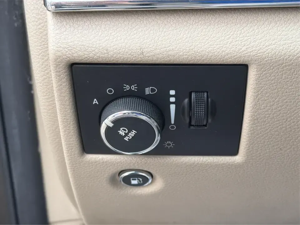 2014 Jeep Grand Cherokee Limited 4WD (1C4RJFBG8EC) with an 3.6L V6 DOHC 24V engine, 5-Speed Automatic transmission, located at 8750 N County Rd 25A, Piqua, OH, 45356, (937) 908-9800, 40.164391, -84.232513 - Need one SUV that can handle weekday commuting up I75, school drop-offs around Piqua, and spontaneous weekend getaways to the Great Miami River trails? This 2014 Jeep Grand Cherokee Limited 4WD brings the confident, all-season versatility Jeep is known for-wrapped in a sharp Brilliant Black Crystal- Photo#17
