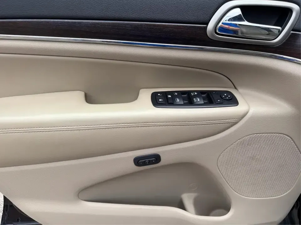 2014 Jeep Grand Cherokee Limited 4WD (1C4RJFBG8EC) with an 3.6L V6 DOHC 24V engine, 5-Speed Automatic transmission, located at 8750 N County Rd 25A, Piqua, OH, 45356, (937) 908-9800, 40.164391, -84.232513 - Need one SUV that can handle weekday commuting up I75, school drop-offs around Piqua, and spontaneous weekend getaways to the Great Miami River trails? This 2014 Jeep Grand Cherokee Limited 4WD brings the confident, all-season versatility Jeep is known for-wrapped in a sharp Brilliant Black Crystal- Photo#19