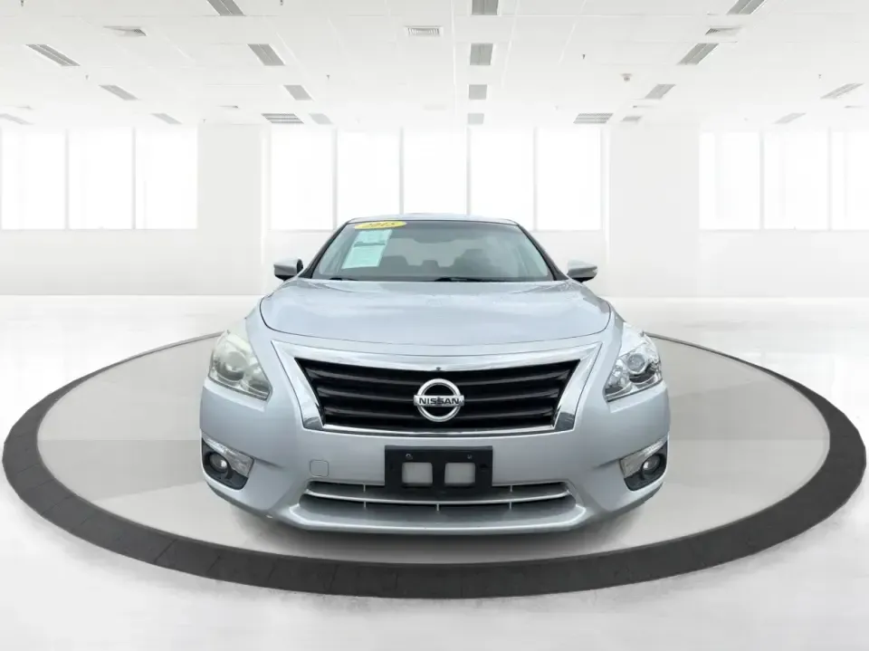 2015 Nissan Altima 2.5 S (1N4AL3AP8FC) with an 2.5L L4 DOHC 16V engine, Continuously Variable Transmission transmission, located at 1230 East Main St, Xenia, OH, 45385, (937) 908-9800, 39.688026, -83.910172 - Need a smart, comfortable sedan for the daily commute from Xenia to Beavercreek, a reliable runabout for errands near Shawnee Park, or a fuel-sipping ride for weekend trips out toward Caesar Creek State Park? This **2015 Nissan Altima 2.5 S** is built for real-life driving-roomy for five, easy to ma- Photo#7