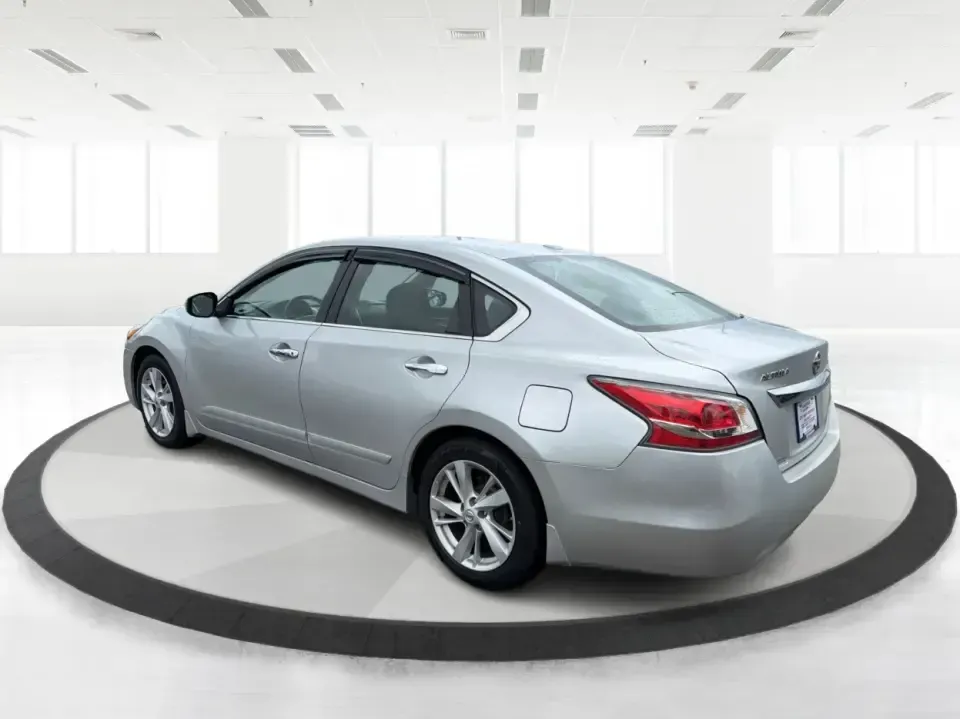 2015 Nissan Altima 2.5 S (1N4AL3AP8FC) with an 2.5L L4 DOHC 16V engine, Continuously Variable Transmission transmission, located at 1099 N County Rd 25A , Troy, OH, 45373, (937) 908-9800, 40.057079, -84.212883 - Need a reliable commuter that can handle the daily run from Troy to Dayton, school drop-offs, and the occasional weekend escape to Charleston Falls Preserve? This **2015 Nissan Altima 2.5 S** is a smart, comfortable sedan built for real-life driving-easy to park downtown, smooth on I75, and efficien- Photo#4