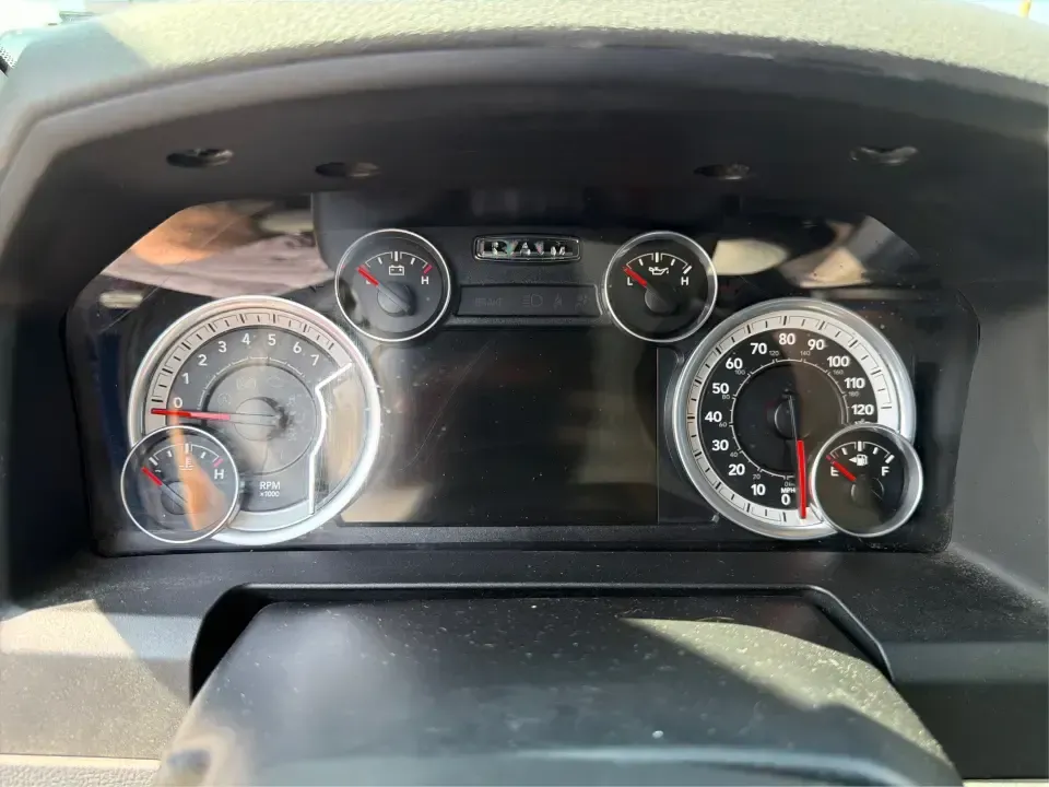 2014 Ram 1500 SLT Crew Cab SWB 4WD (1C6RR7LT3ES) with an 5.7L V8 OHV 16V engine, 6-Speed Automatic transmission, located at 1184 Kauffman Ave, Fairborn, OH, 45324, (937) 908-9800, 39.807072, -84.030914 - Whether you're hauling a camper to Caesars Creek, towing a trailer for weekend projects, or commuting from Fairborn to Wright-Patterson AFB with room for the whole crew, this truck is built for real-life Ohio driving. The 2014 Ram 1500 SLT Crew Cab SWB 4WD blends V8 power, confident four-wheel-drive- Photo#15