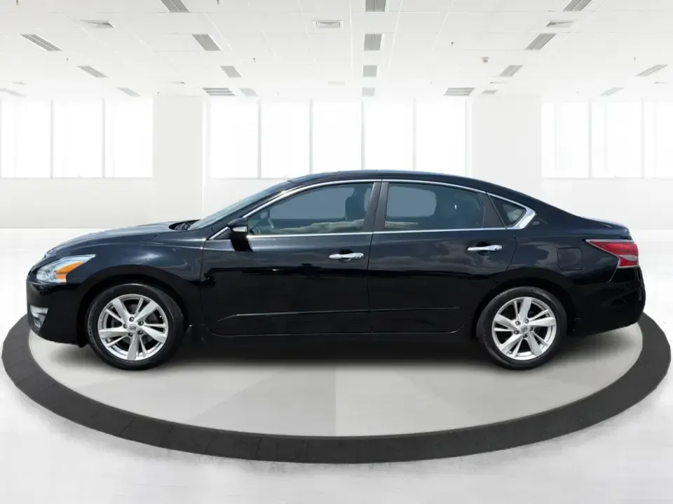 2015 Nissan Altima 2.5 S (1N4AL3AP1FN) with an 2.5L L4 DOHC 16V engine, Continuously Variable Transmission transmission, located at 401 Woodman Dr, Riverside, OH, 45431, (937) 908-9800, 39.760899, -84.123421 - Need a dependable sedan for the daily commute down I-675, quick school drop-offs, and easy weekend runs to The Greene or Downtown Dayton? This 2015 Nissan Altima 2.5 S in Super Black fits that real-life rhythm with excellent fuel economy, comfortable seating for five, and the kind of driver-friendly- Photo#5