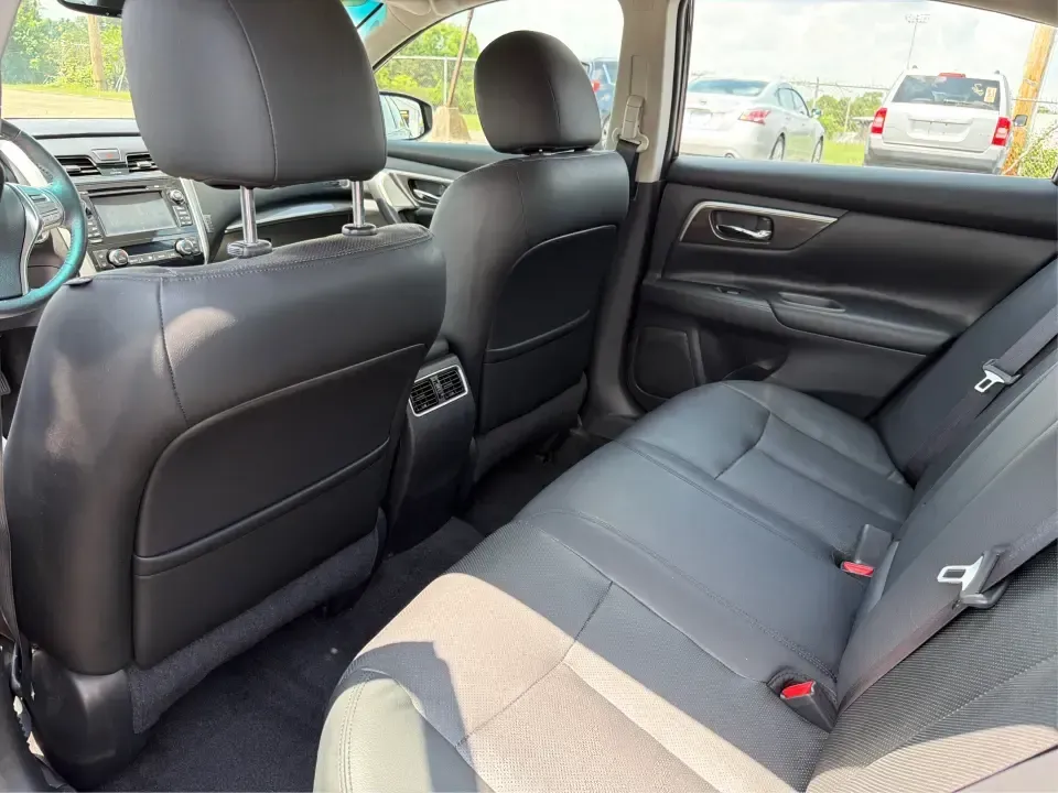 2015 Nissan Altima 2.5 S (1N4AL3AP1FN) with an 2.5L L4 DOHC 16V engine, Continuously Variable Transmission transmission, located at 401 Woodman Dr, Riverside, OH, 45431, (937) 908-9800, 39.760899, -84.123421 - Need a dependable sedan for the daily commute down I-675, quick school drop-offs, and easy weekend runs to The Greene or Downtown Dayton? This 2015 Nissan Altima 2.5 S in Super Black fits that real-life rhythm with excellent fuel economy, comfortable seating for five, and the kind of driver-friendly- Photo#10