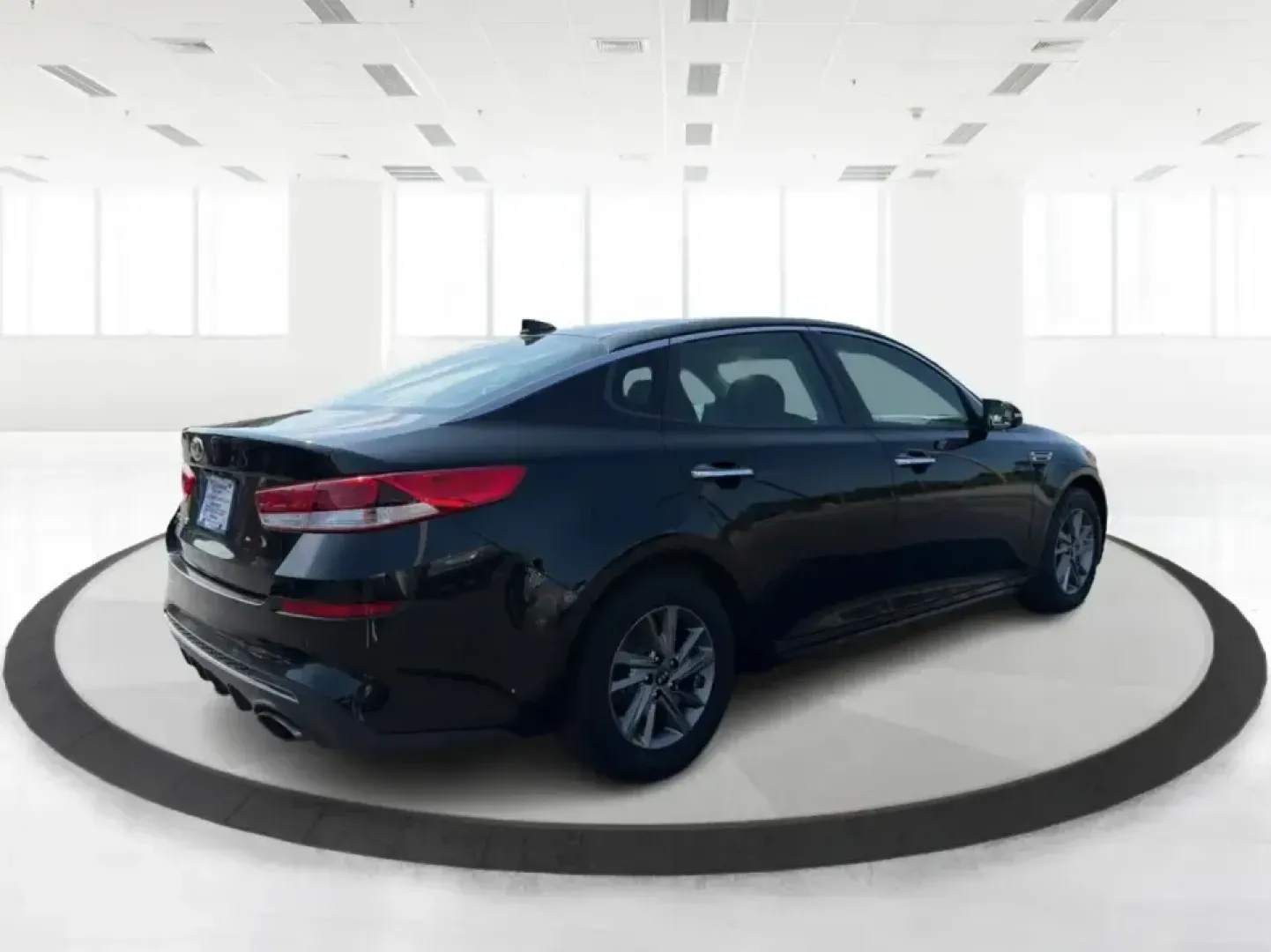 2019 Kia Optima LX (5XXGT4L39KG) with an 2.4L L4 DOHC 16V engine, 6A transmission, located at 880 E. National Road, Vandalia, OH, 45377, (937) 908-9800, 39.891918, -84.183594 - Need a comfortable, fuel-friendly sedan for the daily commute from Vandalia to Dayton-or a reliable road-trip partner for weekends at the National Museum of the U.S. Air Force? This 2019 Kia Optima LX is built for real life: roomy for five, easy to park, and smooth on I75 runs, errands along E. Nati- Photo#2