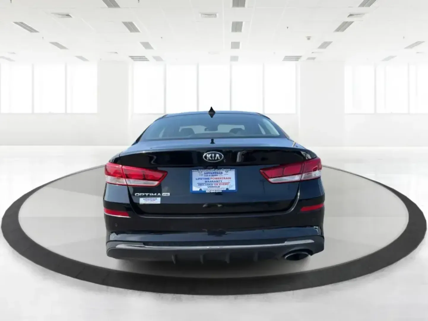 2019 Kia Optima LX (5XXGT4L39KG) with an 2.4L L4 DOHC 16V engine, 6A transmission, located at 880 E. National Road, Vandalia, OH, 45377, (937) 908-9800, 39.891918, -84.183594 - Need a comfortable, fuel-friendly sedan for the daily commute from Vandalia to Dayton-or a reliable road-trip partner for weekends at the National Museum of the U.S. Air Force? This 2019 Kia Optima LX is built for real life: roomy for five, easy to park, and smooth on I75 runs, errands along E. Nati- Photo#3