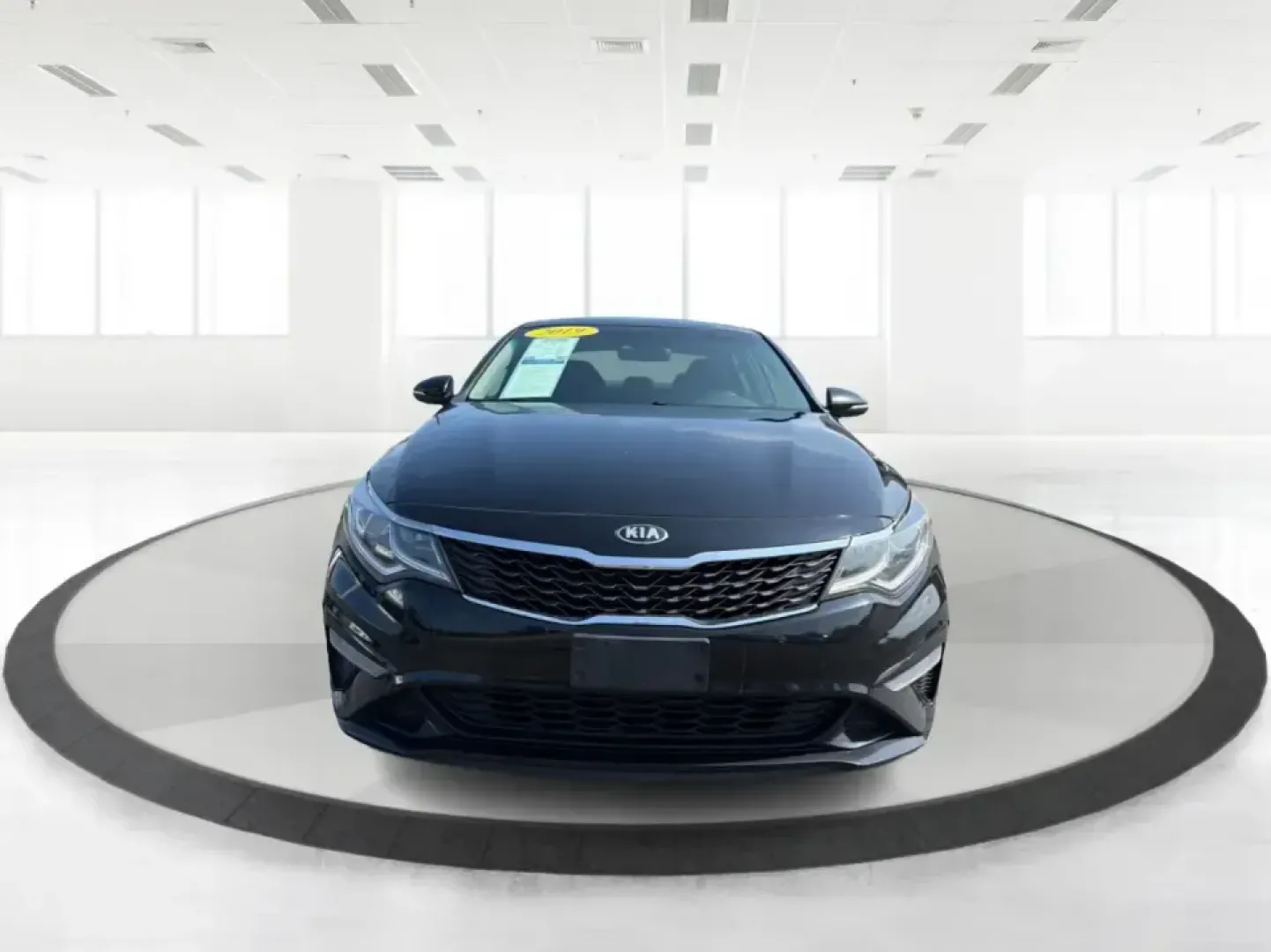 2019 Kia Optima LX (5XXGT4L39KG) with an 2.4L L4 DOHC 16V engine, 6A transmission, located at 880 E. National Road, Vandalia, OH, 45377, (937) 908-9800, 39.891918, -84.183594 - Need a comfortable, fuel-friendly sedan for the daily commute from Vandalia to Dayton-or a reliable road-trip partner for weekends at the National Museum of the U.S. Air Force? This 2019 Kia Optima LX is built for real life: roomy for five, easy to park, and smooth on I75 runs, errands along E. Nati- Photo#7