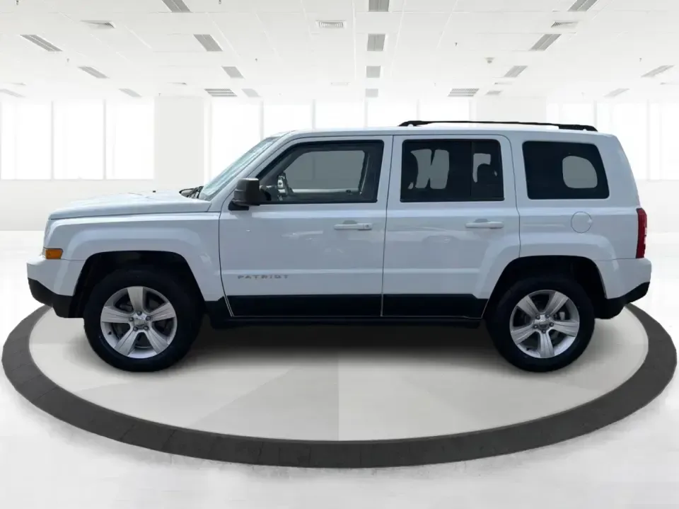 2015 Jeep Patriot Sport 4WD (1C4NJRBB1FD) with an 2.4L L4 DOHC 16V engine, located at 1184 Kauffman Ave, Fairborn, OH, 45324, (937) 908-9800, 39.807072, -84.030914 - Weekend lake days at Huffman Prairie, snowy commutes to Wright-Patterson AFB, or a packed-backseat run to The Greene-this 2015 Jeep Patriot Sport 4WD is built for Fairborn life when you want SUV versatility without giving up everyday practicality. With confident four-wheel drive and a manageable siz- Photo#5