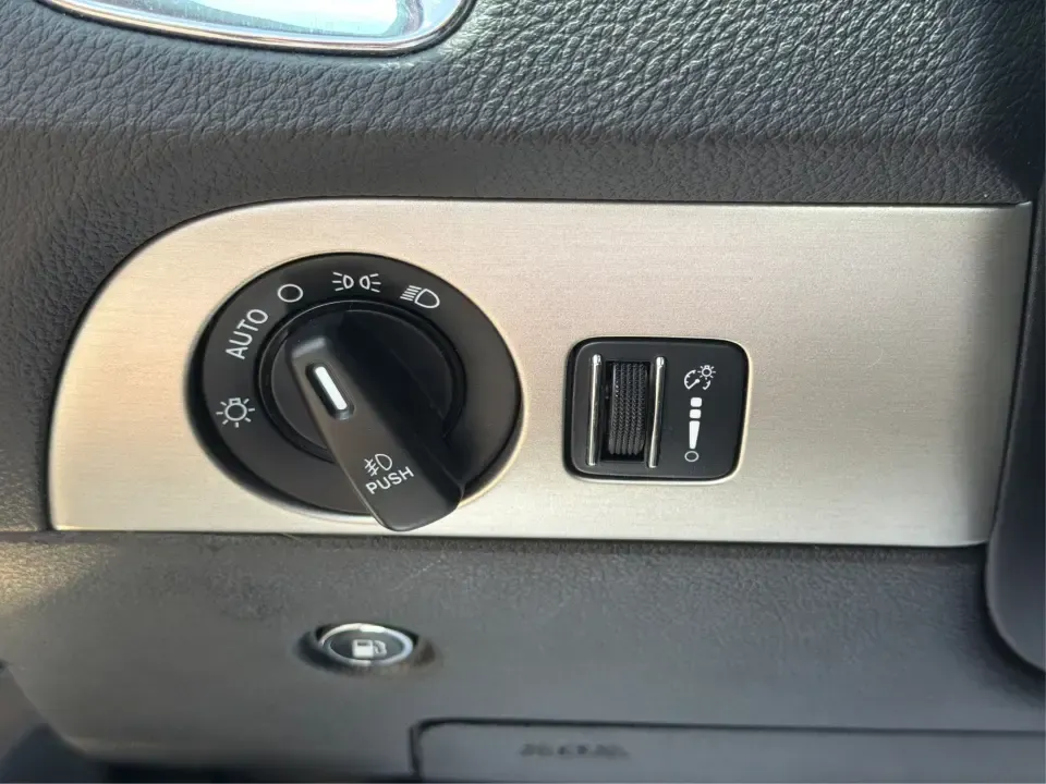 2015 Dodge Durango SXT AWD (1C4RDJAGXFC) with an 3.6L V6 DOHC 24V engine, 8-Speed Automatic transmission, located at 8750 N County Rd 25A, Piqua, OH, 45356, (937) 908-9800, 40.164391, -84.232513 - Need one SUV that can handle the school run, a long I75 commute, and a packed weekend at Indian Lake without feeling cramped? This 2015 Dodge Durango SXT AWD is built for real life in West Central Ohio-roomy for up to seven passengers, confident in changing weather, and versatile enough for everythi- Photo#17