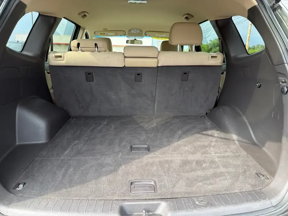 2012 Hyundai Santa Fe GLS 2.4 FWD (5XYZG3AB8CG) with an 2.4L L4 DOHC 16V engine, 6-Speed Automatic transmission, located at 8750 N County Rd 25A, Piqua, OH, 45356, (937) 908-9800, 40.164391, -84.232513 - Picture an easy weekend getaway: you load the cooler, fold the second-row seats for extra gear, and head out of Piqua toward Indian Lake or a day trip through the Miami Valley-without needing a giant SUV. This 2012 Hyundai Santa Fe GLS 2.4 is a practical, five-passenger SUV that fits real life, whet- Photo#12