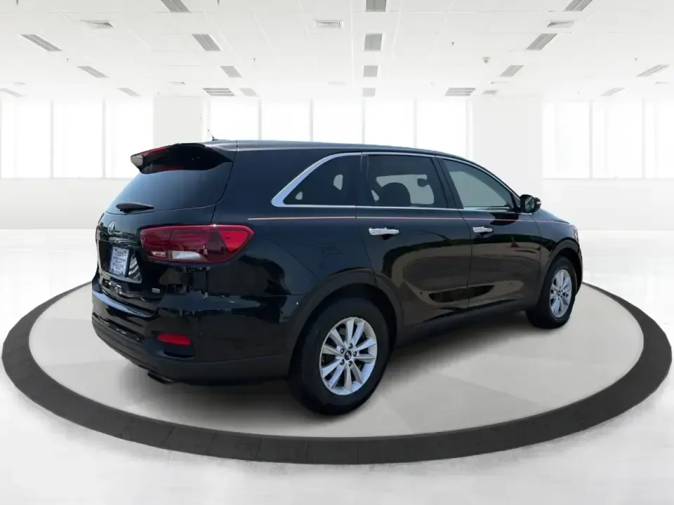 2020 Kia Sorento LX 2WD (5XYPG4A32LG) with an 2.4L L4 DOHC 16V engine, 6A transmission, located at 1099 N County Rd 25A , Troy, OH, 45373, (937) 908-9800, 40.057079, -84.212883 - Load up the kids, the friends, and the cooler-this 2020 Kia Sorento LX 2WD is built for real life in West Central Ohio, from weekday school runs to weekend road trips. With three rows of seating for up to 7 passengers, SUV versatility, and a comfortable cabin, it's a smart pick for growing families,- Photo#2