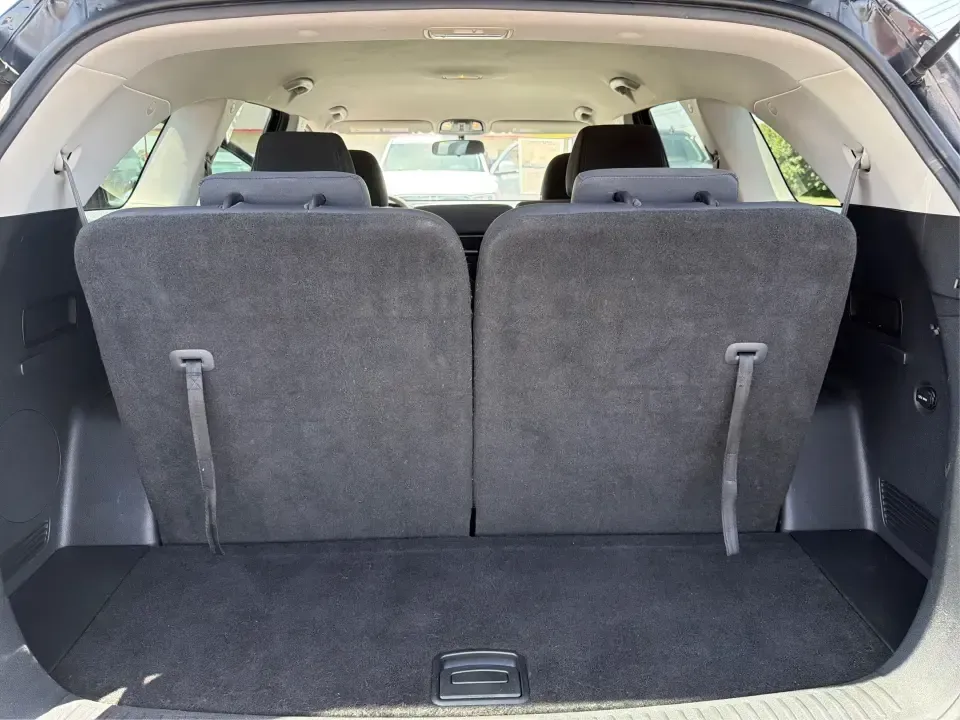 2020 Kia Sorento LX 2WD (5XYPG4A32LG) with an 2.4L L4 DOHC 16V engine, 6A transmission, located at 1099 N County Rd 25A , Troy, OH, 45373, (937) 908-9800, 40.057079, -84.212883 - Load up the kids, the friends, and the cooler-this 2020 Kia Sorento LX 2WD is built for real life in West Central Ohio, from weekday school runs to weekend road trips. With three rows of seating for up to 7 passengers, SUV versatility, and a comfortable cabin, it's a smart pick for growing families,- Photo#11