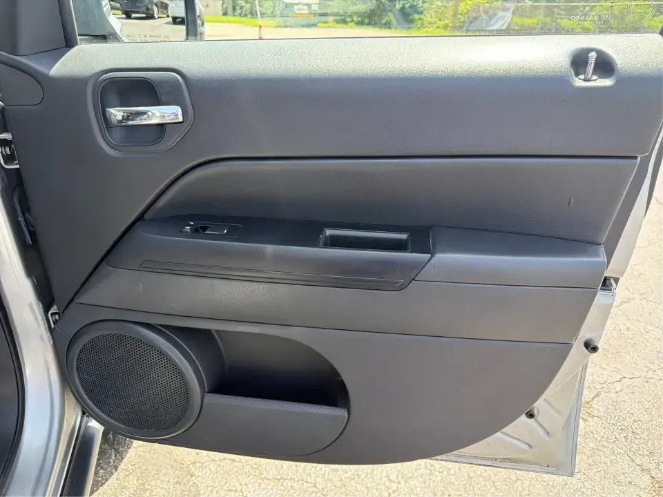 2015 Jeep Patriot Latitude 4WD (1C4NJRFB0FD) with an 2.4L L4 DOHC 16V engine, located at 1230 East Main St, Xenia, OH, 45385, (937) 908-9800, 39.688026, -83.910172 - Weekend getaways, snowy school runs, and everyday commuting around Greene County feel a lot more doable in a compact SUV that's ready for whatever Ohio weather throws your way. If you're looking for a versatile ride that can handle errands in town, a trip out to Caesar Creek, or the back roads leadi- Photo#18