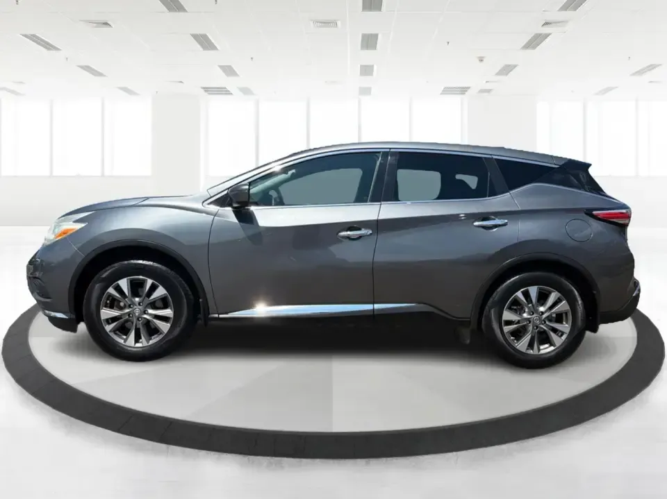 2016 Nissan Murano S (5N1AZ2MH5GN) with an 3.5L V-6 DOHC engine, located at 4508 South Dixie Dr, Moraine, OH, 45439, (937) 908-9800, 39.689976, -84.218452 - Need one SUV that fits real life in Moraine-school drop-offs, a long commute up I75, and weekend runs to Carillon Historical Park or a quick lap around the Dayton Mall area? This 2016 Nissan Murano S in sleek Gun Metallic is a comfortable, confident crossover utility vehicle (CUV) that's sized for e- Photo#5