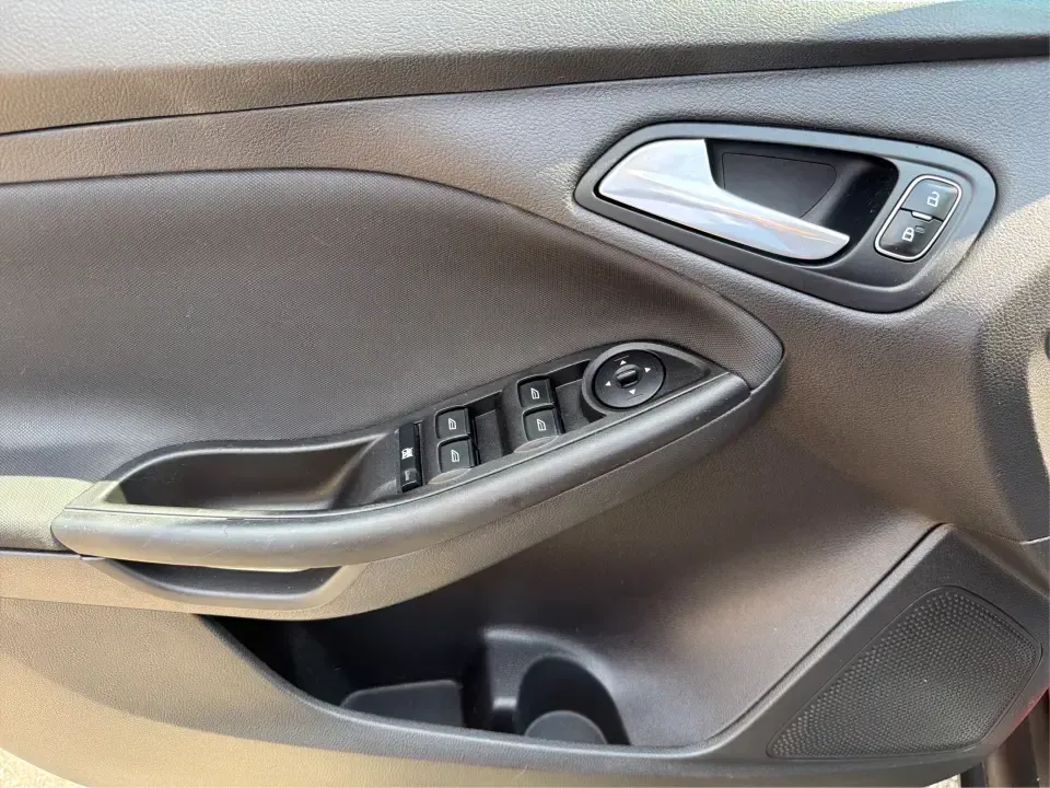 2018 Ford Focus SE (1FADP3K27JL) with an 2L I-4 gasoline direct injection engine, Automatic transmission, located at 4508 South Dixie Dr, Moraine, OH, 45439, (937) 908-9800, 39.689976, -84.218452 - Need a practical, fun-to-drive hatchback for the daily commute down South Dixie Drive, quick errands near Dayton Mall, or an easy weekend escape to Carillon Historical Park? This 2018 Ford Focus SE in eye-catching Hot Pepper Red Metallic Tinted Clearcoat fits real life in Moraine, Ohio-compact enoug- Photo#18