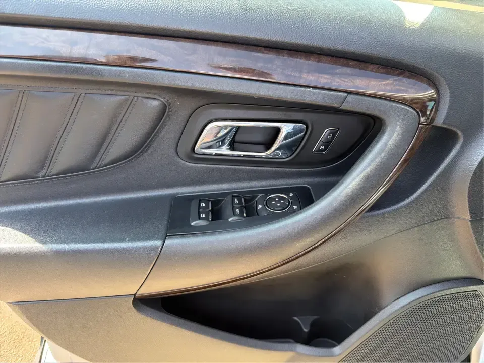 2015 Ford Taurus Limited (1FAHP2F89FG) with an EcoBoost 2L I-4 gasoline direct injection engine, located at 880 E. National Road, Vandalia, OH, 45377, (937) 908-9800, 39.891918, -84.183594 - Need a comfortable, feature-packed sedan for the daily commute up I75, quick school drop-offs, or a relaxed weekend drive to the National Museum of the U.S. Air Force? This 2015 Ford Taurus Limited in Ingot Silver Metallic delivers a big-car ride with upscale amenities and confident power-an ideal f- Photo#18