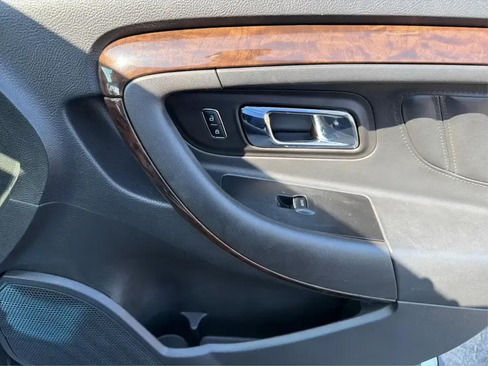 2015 Ford Taurus Limited (1FAHP2F89FG) with an EcoBoost 2L I-4 gasoline direct injection engine, located at 880 E. National Road, Vandalia, OH, 45377, (937) 908-9800, 39.891918, -84.183594 - Need a comfortable, feature-packed sedan for the daily commute up I75, quick school drop-offs, or a relaxed weekend drive to the National Museum of the U.S. Air Force? This 2015 Ford Taurus Limited in Ingot Silver Metallic delivers a big-car ride with upscale amenities and confident power-an ideal f- Photo#19