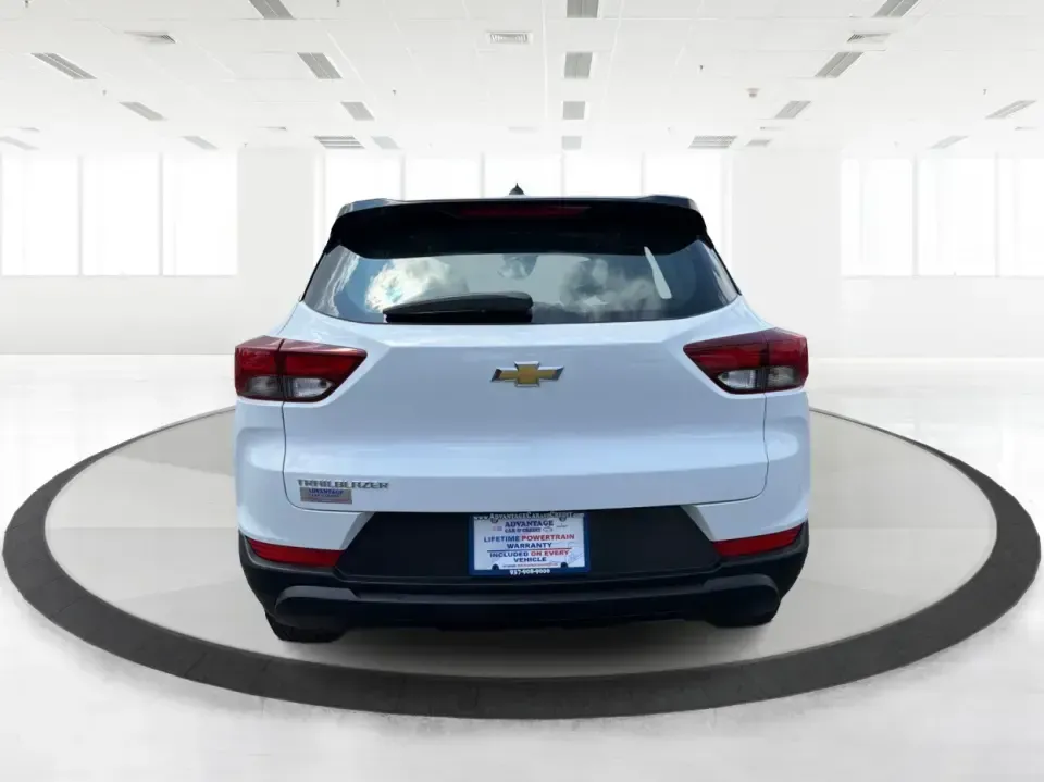 2021 Chevrolet Trailblazer LS (KL79MMS20MB) with an ECOTEC 1.2L I-3 gasoline direct injection engine, Continuously Variable Transmission (CVT) transmission, located at 4508 South Dixie Dr, Moraine, OH, 45439, (937) 908-9800, 39.689976, -84.218452 - Need a smart, city-friendly SUV for the daily commute down South Dixie Drive, quick errands near the Dayton Mall, and weekend escapes to Carillon Historical Park or Riverscape MetroPark? This 2021 Chevrolet Trailblazer LS in Summit White brings the right mix of practicality, modern safety tech, and- Photo#3