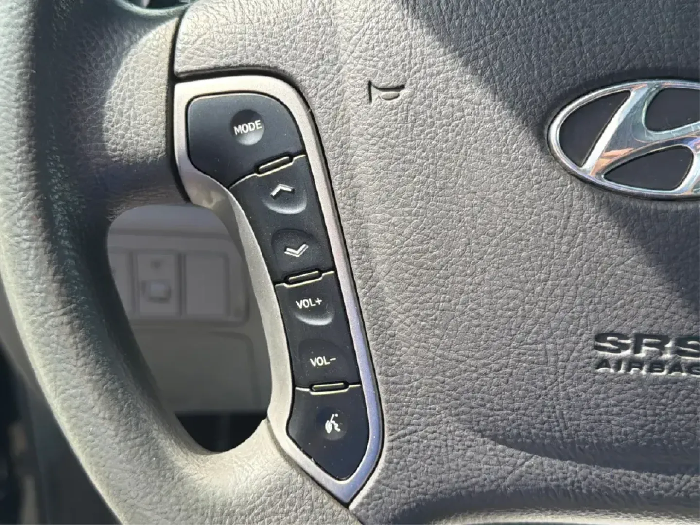 2011 Hyundai Santa Fe GL(Middle-low grade) (5XYZG3AB9BG) with an 2.4L I-4 DOHC engine, located at 1099 N County Rd 25A , Troy, OH, 45373, (937) 908-9800, 40.057079, -84.212883 - Weekend getaways to Hocking Hills, daily commutes down I75, or the after-school shuttle with sports gear in the back-this 2011 Hyundai Santa Fe GL is the kind of SUV that fits real life in and around Troy. With its practical size, confident road manners, and versatile cargo space, it's a smart pick- Photo#15