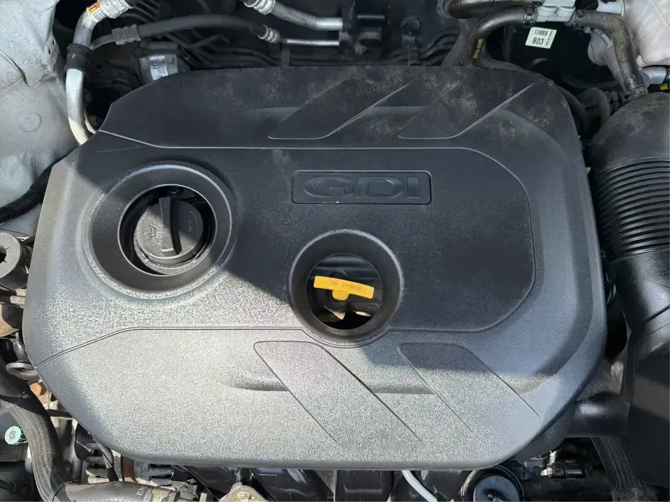 2018 Hyundai Tucson SE Pop, SE Plus, Eco, Sport, Value, Ultimate Base/Ultimate (KM8J3CA46JU) with an Nu 2L I-4 gasoline direct injection engine, Automatic transmission, located at 401 Woodman Dr, Riverside, OH, 45431, (937) 908-9800, 39.760899, -84.123421 - Weekend road trips to Yellow Springs, snowy commutes on I-675, and everyday school-and-grocery runs around Riverside all call for an SUV that feels confident, comfortable, and easy to live with-and this 2018 Hyundai Tucson is built for exactly that kind of real-life driving. Finished in sleek Molten- Photo#11