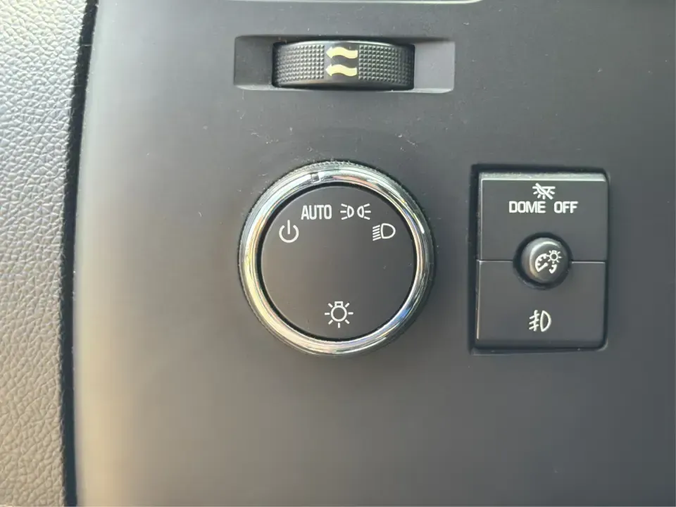 2011 GMC Sierra SLE (3GTP2VE36BG) with an Other engine, located at 1230 East Main St, Xenia, OH, 45385, (937) 908-9800, 39.688026, -83.910172 - Need a truck that can handle Ohio winters, weekend projects, and the kind of road trips that start with a coffee on E Main St and end with a loaded bed at the lake? This 2011 GMC Sierra SLE in Pure Silver Metallic is built for real life-hauling, towing, commuting, and exploring-without feeling like- Photo#17