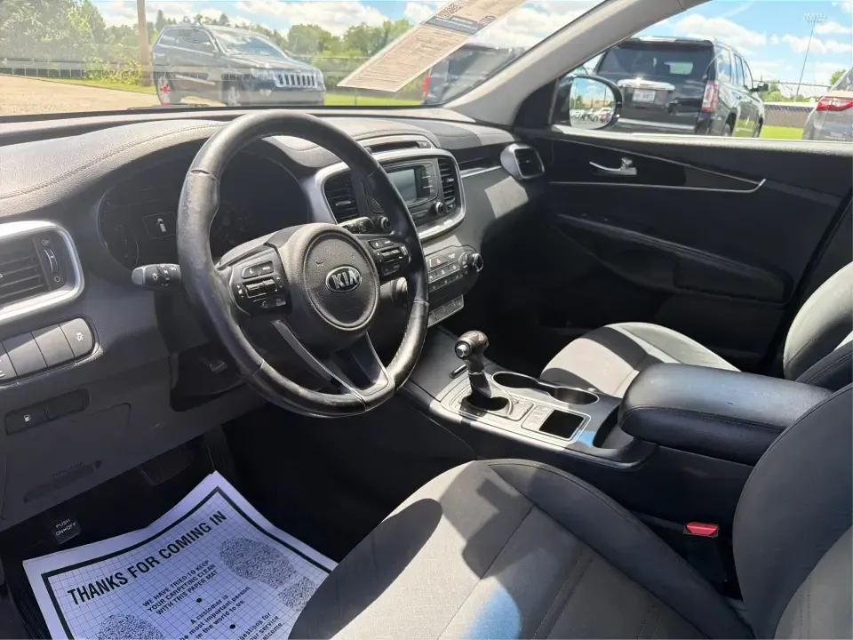2016 Kia Sorento L / LX (5XYPGDA38GG) with an 2.4L I-4 gasoline direct injection engine, located at 1184 Kauffman Ave, Fairborn, OH, 45324, (937) 908-9800, 39.807072, -84.030914 - Picture your next Ohio weekend: loading up the family for a day at the National Museum of the U.S. Air Force, grabbing snacks near Fairfield Commons, then cruising I675 back home with room for everyone and their gear. This 2016 Kia Sorento L/LX in eye-catching Blaze Blue is built for real life in Fa- Photo#9