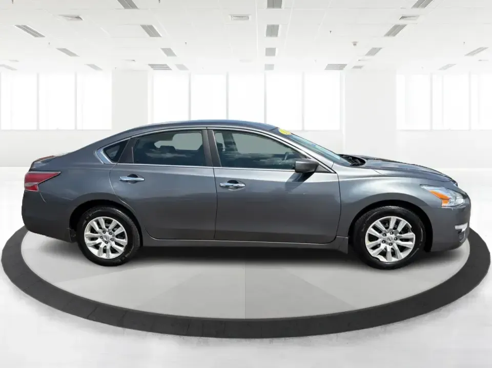 2014 Nissan Altima 2.5 SL (1N4AL3AP4EN) with an 2.5L L4 DOHC 16V engine, Continuously Variable Transmission transmission, located at 8750 N County Rd 25A, Piqua, OH, 45356, (937) 908-9800, 40.164391, -84.232513 - Need a comfortable, fuel-sipping sedan for the daily commute from Piqua to Troy, Dayton, or Sidney-while still being road-trip ready for a weekend at Indian Lake or a Reds game in Cincinnati? This 2014 Nissan Altima 2.5 SL is built for real-life driving: smooth on I75, easy to park around downtown P- Photo#1