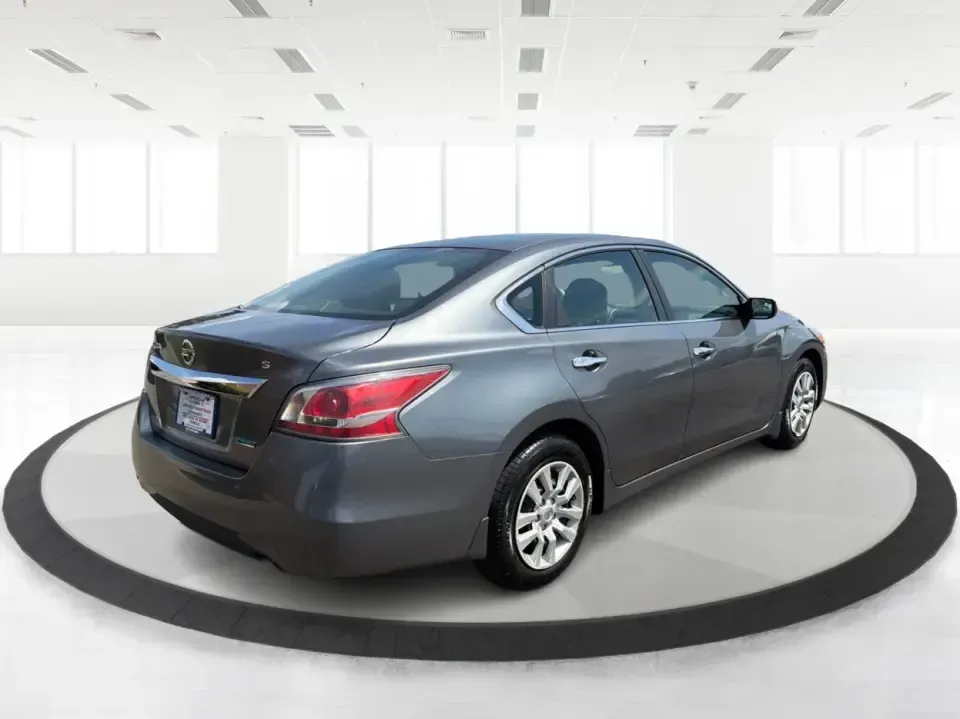 2014 Nissan Altima 2.5 SL (1N4AL3AP4EN) with an 2.5L L4 DOHC 16V engine, Continuously Variable Transmission transmission, located at 8750 N County Rd 25A, Piqua, OH, 45356, (937) 908-9800, 40.164391, -84.232513 - Need a comfortable, fuel-sipping sedan for the daily commute from Piqua to Troy, Dayton, or Sidney-while still being road-trip ready for a weekend at Indian Lake or a Reds game in Cincinnati? This 2014 Nissan Altima 2.5 SL is built for real-life driving: smooth on I75, easy to park around downtown P- Photo#2