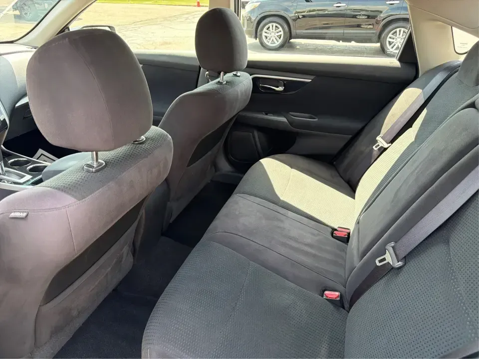 2014 Nissan Altima 2.5 SL (1N4AL3AP4EN) with an 2.5L L4 DOHC 16V engine, Continuously Variable Transmission transmission, located at 8750 N County Rd 25A, Piqua, OH, 45356, (937) 908-9800, 40.164391, -84.232513 - Need a comfortable, fuel-sipping sedan for the daily commute from Piqua to Troy, Dayton, or Sidney-while still being road-trip ready for a weekend at Indian Lake or a Reds game in Cincinnati? This 2014 Nissan Altima 2.5 SL is built for real-life driving: smooth on I75, easy to park around downtown P- Photo#10
