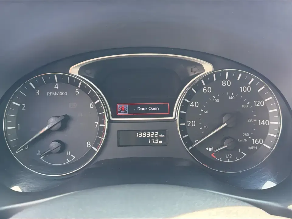 2014 Nissan Altima 2.5 SL (1N4AL3AP4EN) with an 2.5L L4 DOHC 16V engine, Continuously Variable Transmission transmission, located at 8750 N County Rd 25A, Piqua, OH, 45356, (937) 908-9800, 40.164391, -84.232513 - Need a comfortable, fuel-sipping sedan for the daily commute from Piqua to Troy, Dayton, or Sidney-while still being road-trip ready for a weekend at Indian Lake or a Reds game in Cincinnati? This 2014 Nissan Altima 2.5 SL is built for real-life driving: smooth on I75, easy to park around downtown P- Photo#15
