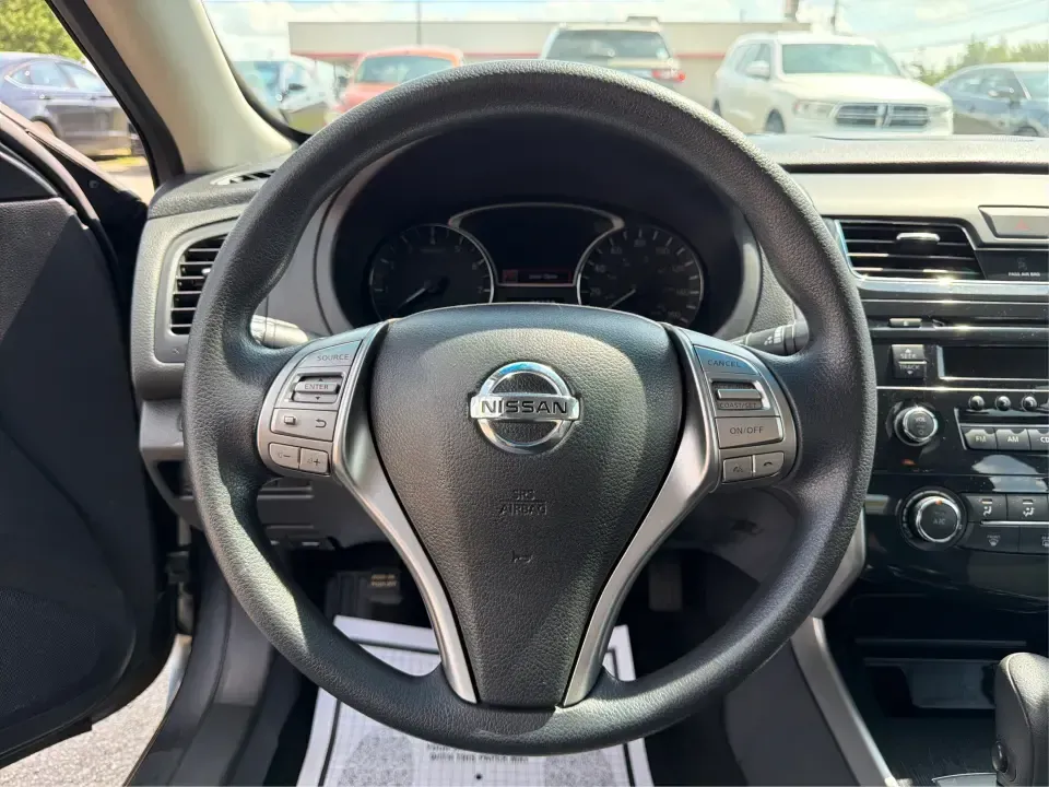 2014 Nissan Altima 2.5 SL (1N4AL3AP4EN) with an 2.5L L4 DOHC 16V engine, Continuously Variable Transmission transmission, located at 8750 N County Rd 25A, Piqua, OH, 45356, (937) 908-9800, 40.164391, -84.232513 - Need a comfortable, fuel-sipping sedan for the daily commute from Piqua to Troy, Dayton, or Sidney-while still being road-trip ready for a weekend at Indian Lake or a Reds game in Cincinnati? This 2014 Nissan Altima 2.5 SL is built for real-life driving: smooth on I75, easy to park around downtown P- Photo#16