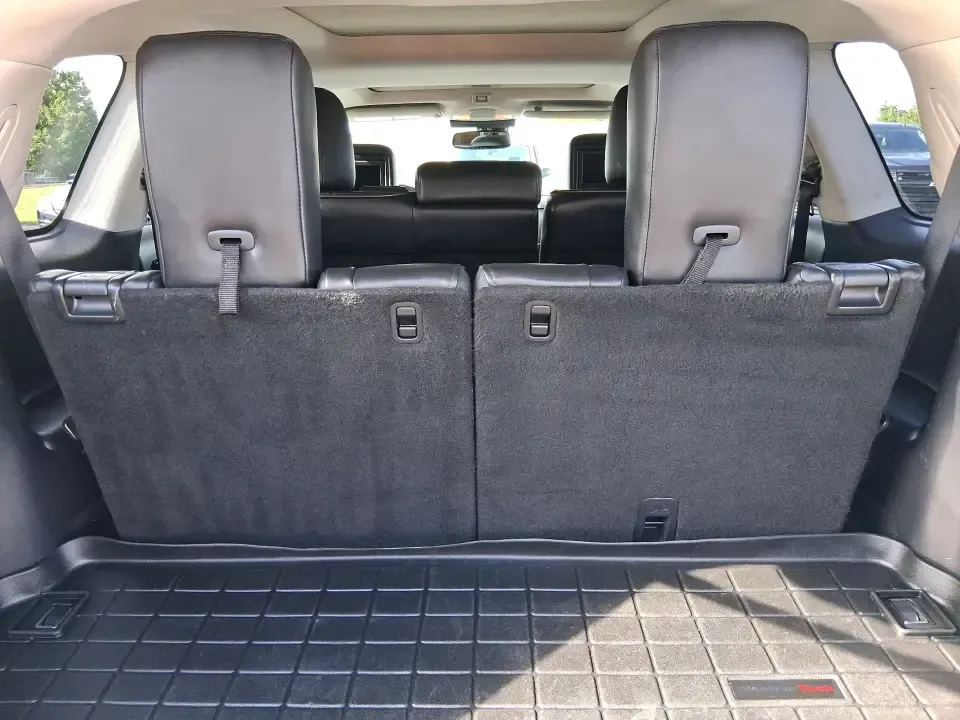 2014 Infiniti QX60 Base AWD (5N1AL0MM5EC) with an 3.5L V6 DOHC 24V engine, Continuously Variable Transmission transmission, located at 1951 S Dayton Lakeview Rd., New Carlisle, OH, 45344, (937) 908-9800, 39.890999, -84.050255 - If your week is a blur of school drop-offs, I70 commuting, and weekend getaways to Buck Creek State Park, this 2014 INFINITI QX60 Base AWD is built for the real-life rhythm of a busy household. With three rows for up to 7 passengers, confident AWD traction for Ohio weather, and premium comfort touch- Photo#12
