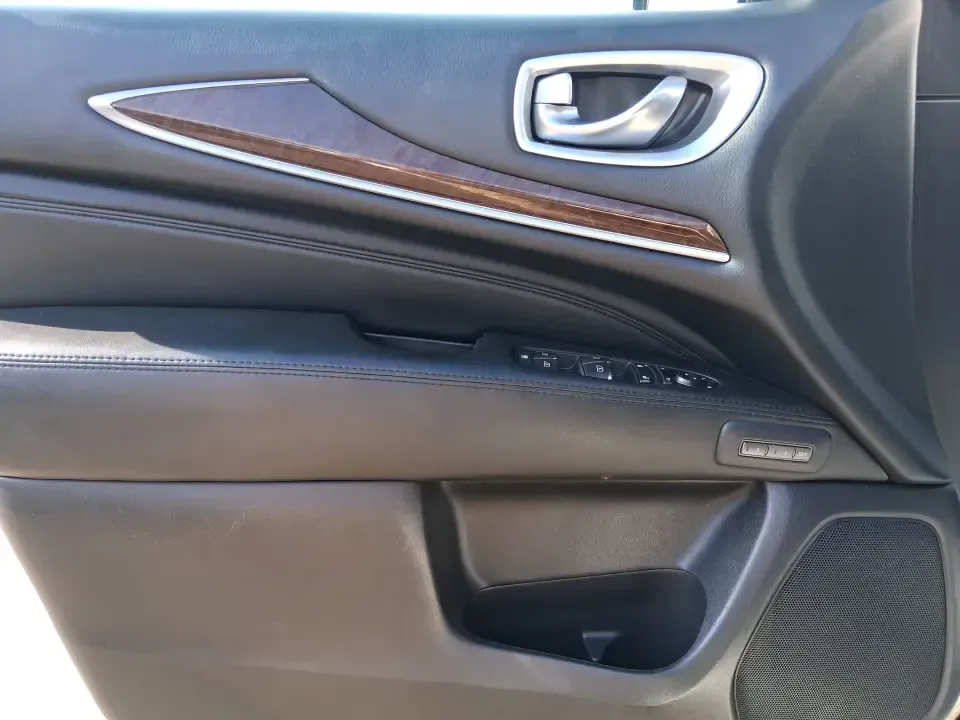 2014 Infiniti QX60 Base AWD (5N1AL0MM5EC) with an 3.5L V6 DOHC 24V engine, Continuously Variable Transmission transmission, located at 1951 S Dayton Lakeview Rd., New Carlisle, OH, 45344, (937) 908-9800, 39.890999, -84.050255 - If your week is a blur of school drop-offs, I70 commuting, and weekend getaways to Buck Creek State Park, this 2014 INFINITI QX60 Base AWD is built for the real-life rhythm of a busy household. With three rows for up to 7 passengers, confident AWD traction for Ohio weather, and premium comfort touch- Photo#18