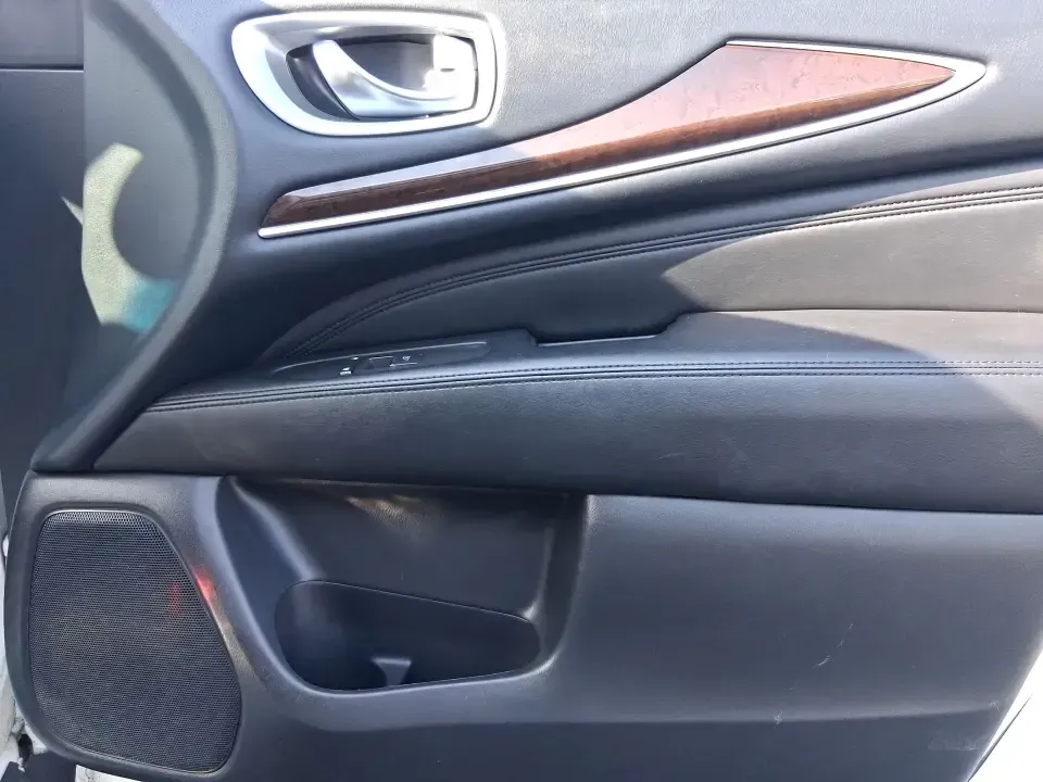 2014 Infiniti QX60 Base AWD (5N1AL0MM5EC) with an 3.5L V6 DOHC 24V engine, Continuously Variable Transmission transmission, located at 1951 S Dayton Lakeview Rd., New Carlisle, OH, 45344, (937) 908-9800, 39.890999, -84.050255 - If your week is a blur of school drop-offs, I70 commuting, and weekend getaways to Buck Creek State Park, this 2014 INFINITI QX60 Base AWD is built for the real-life rhythm of a busy household. With three rows for up to 7 passengers, confident AWD traction for Ohio weather, and premium comfort touch- Photo#19