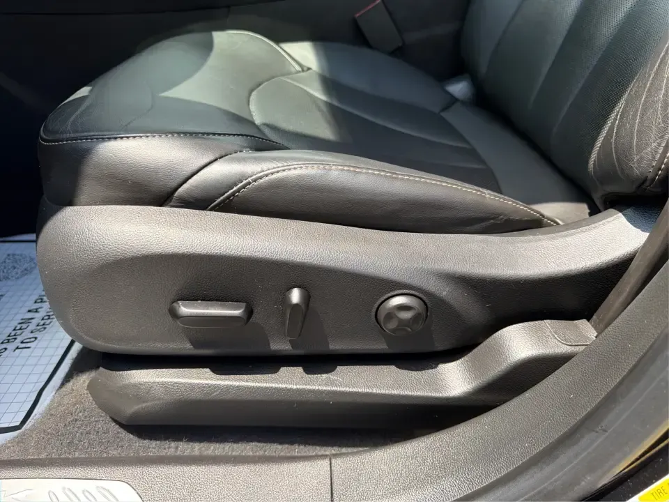 2016 Buick Envision Premium I AWD (LRBFXESX9GD) with an 2.0L L4 DOHC 24V engine, 6-Speed Automatic transmission, located at 880 E. National Road, Vandalia, OH, 45377, (937) 908-9800, 39.891918, -84.183594 - Make your next commute on I-75 feel like a first-class upgrade-and turn weekend getaways to Taylorsville MetroPark or quick runs down E. National Road into something you actually look forward to. This 2016 Buick Envision Premium I AWD blends upscale comfort with confident all-weather capability, mak- Photo#18